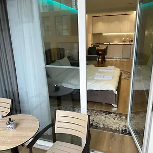 apt-luxury.hotels-in-tirana.com/