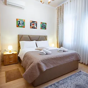 center-apartament-tirana.hotels-in-tirana.com/