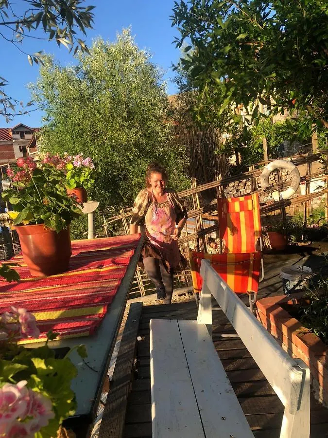 Rosas Home Lini 0*,  Albanie